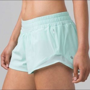 Lululemon Hotty Hot Shorts 4 inch — Rare “toothpaste” color